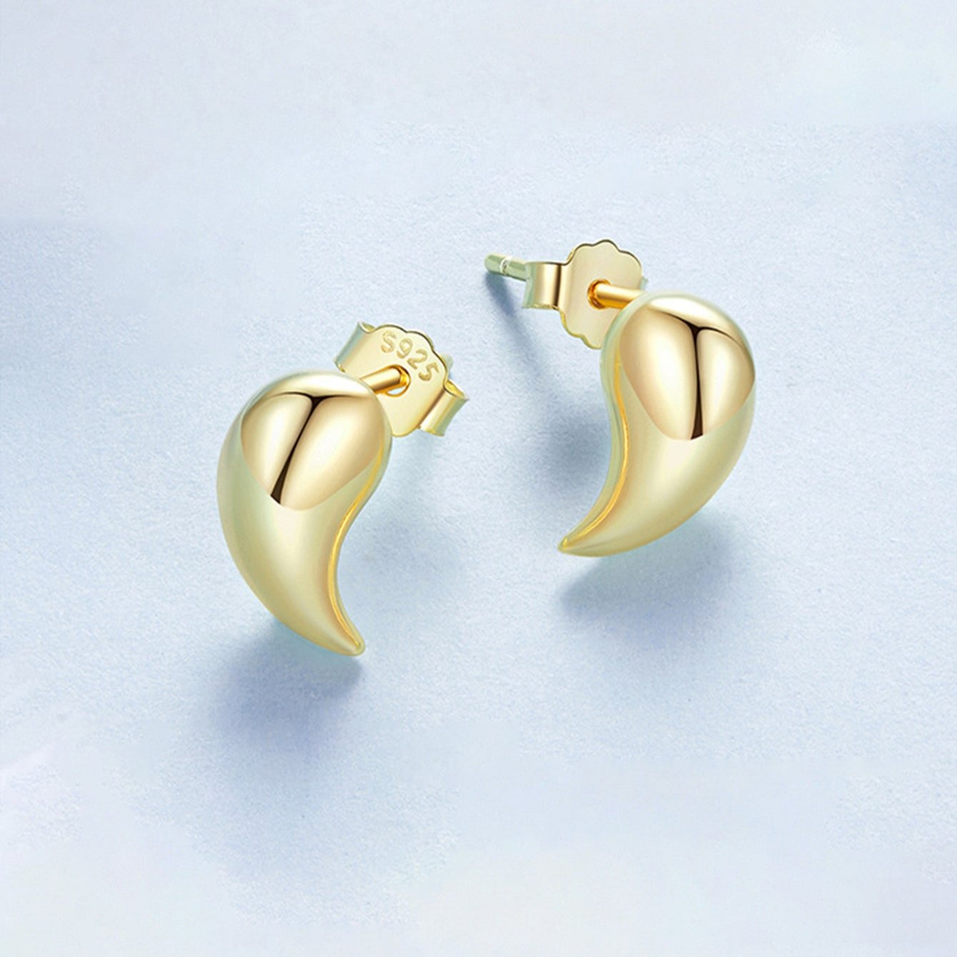 Mini gold and silver two-color comma earrings S925 sterling silver women's earrings Exquisite high-end versatile water drop small earrings