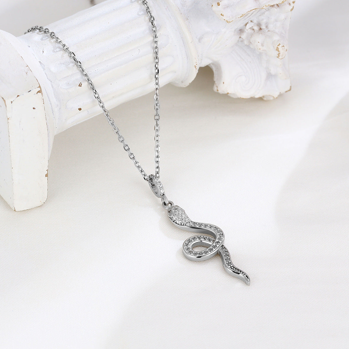 s925 sterling silver snake necklace women's light luxury niche design pendant advanced 2025 new popular neck chain clavicle chain