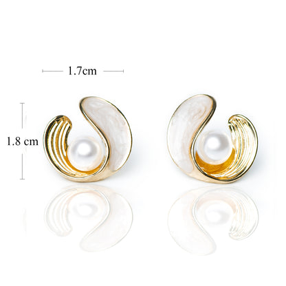 Retro pearl earrings 925 silver needle niche design earrings, high-end feel earrings for women in 2024, new trend